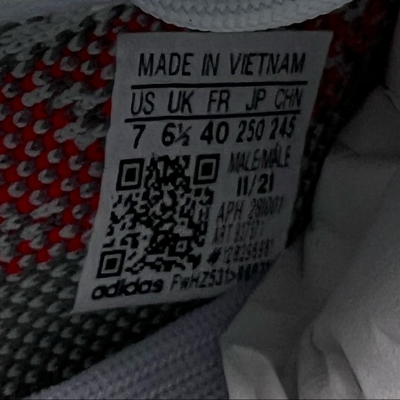 NWB Adidas Yeezy Boost 350 V2 Blue Tint GS Sneakers - Picture 7 of 10